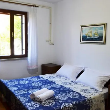 Perivoj- Two Bedroom With Garden Terrace San Pietro di Brazza