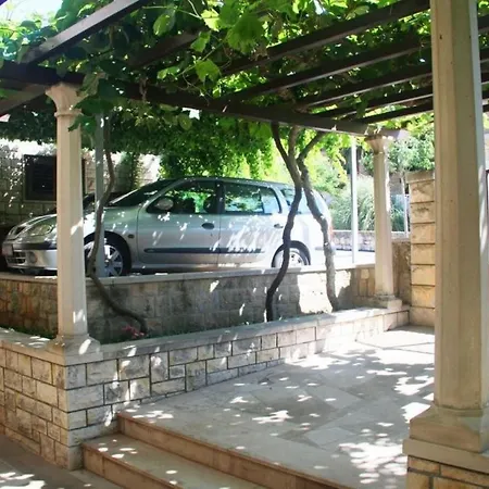 Perivoj- Two Bedroom With Garden Terrace *